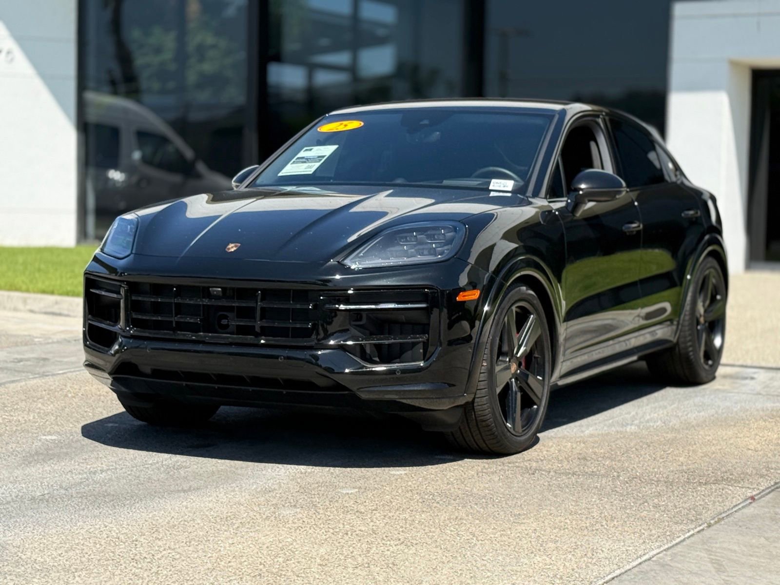 Used 2025 Porsche Cayenne GTS AWD/4WD image 2