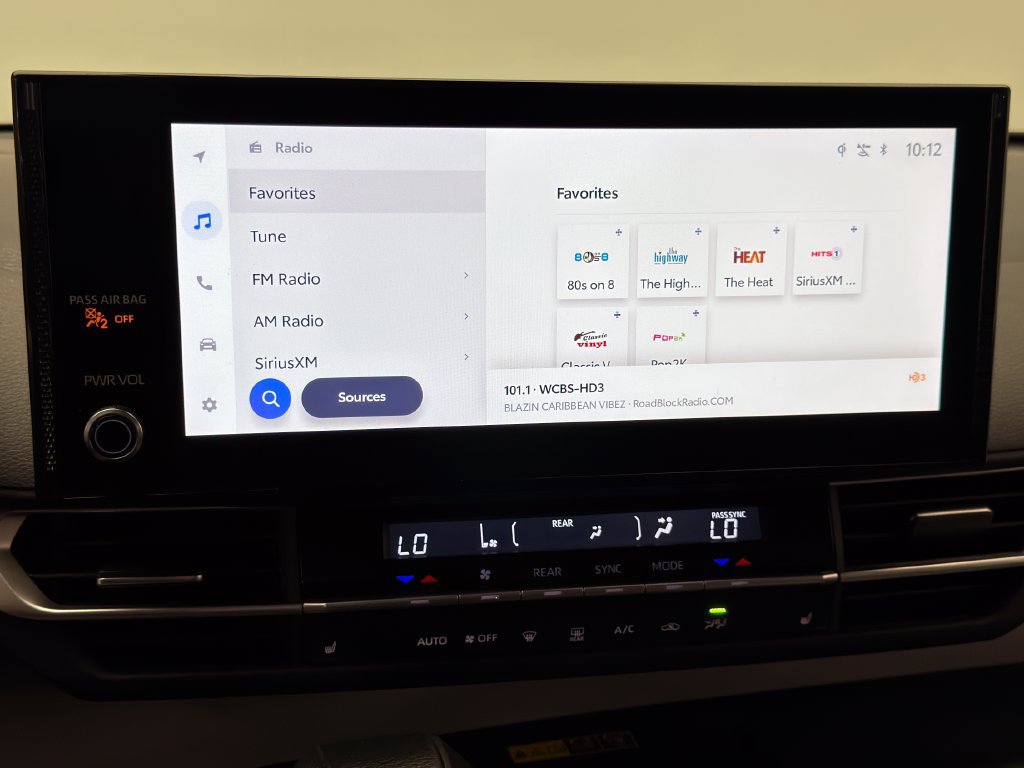 Used 2025 Toyota Sienna XLE w/ XLE Plus Package FWD image 27