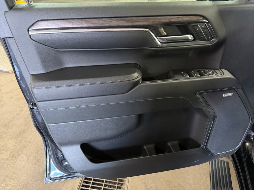 Used 2024 Chevrolet Silverado 1500 LTZ AWD/4WD image 26