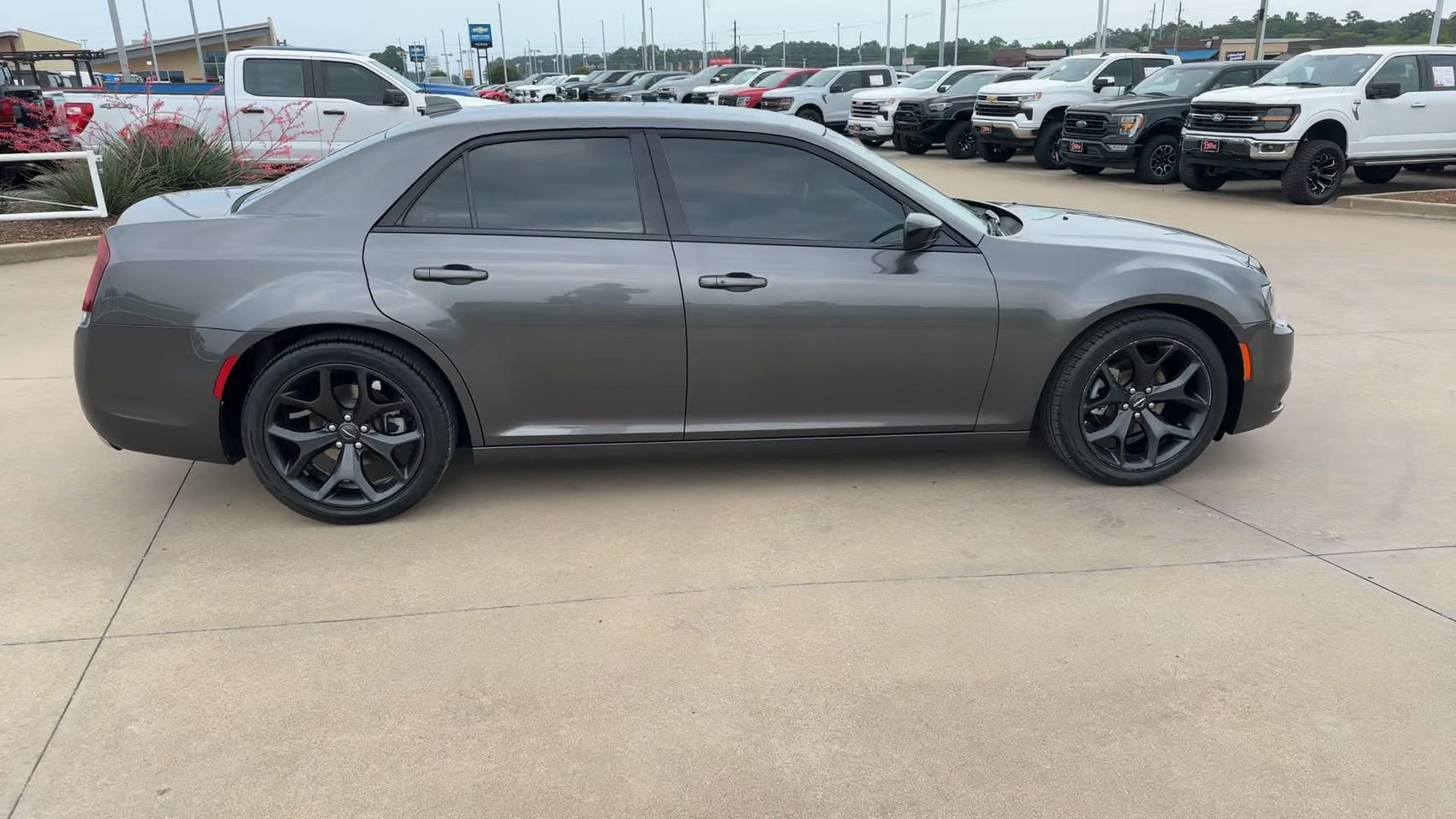 Used 2022 Chrysler 300 Touring w/ Sport Appearance Package RWD image 2