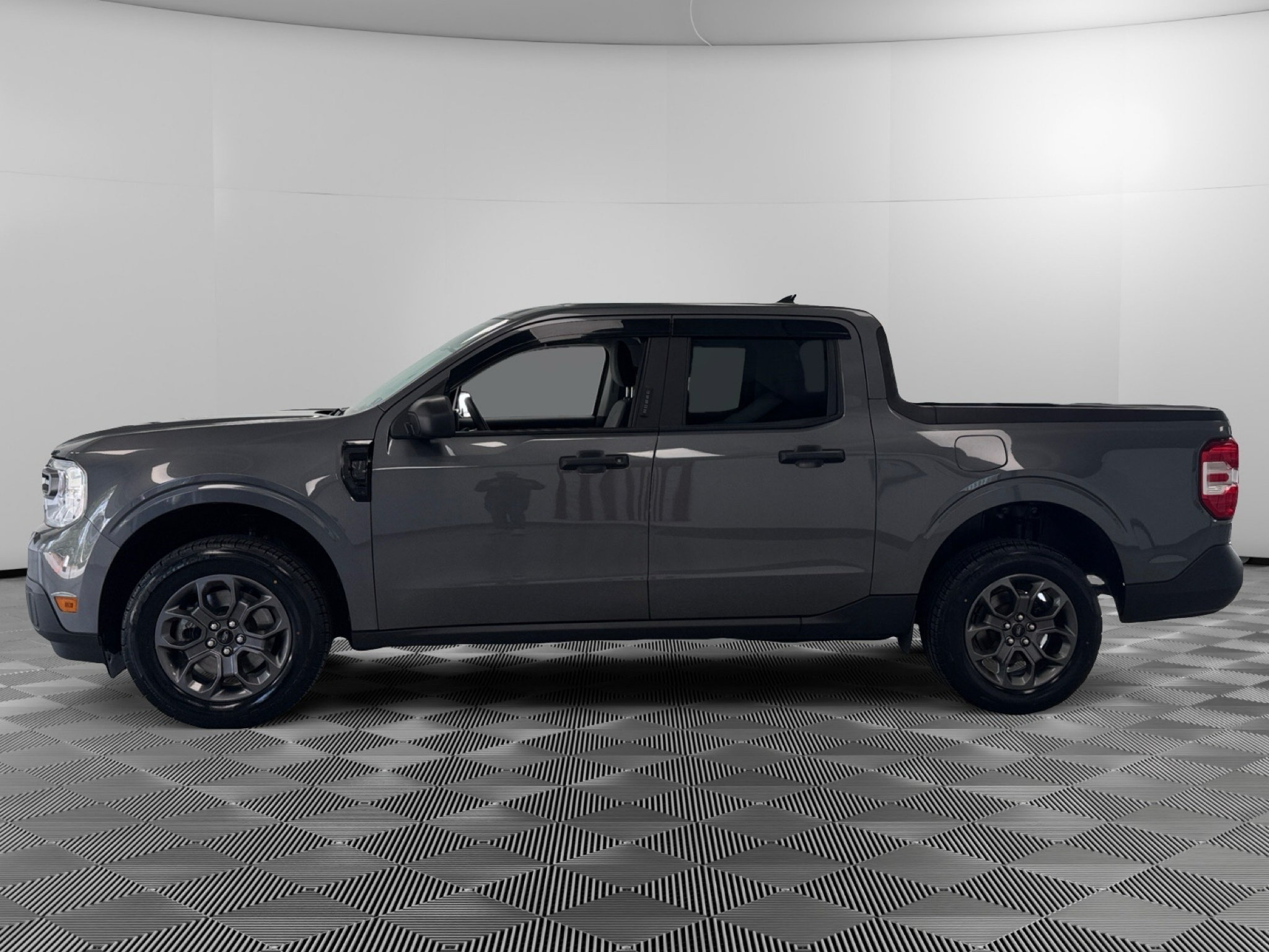 Used 2023 Ford Maverick XLT FWD image 5