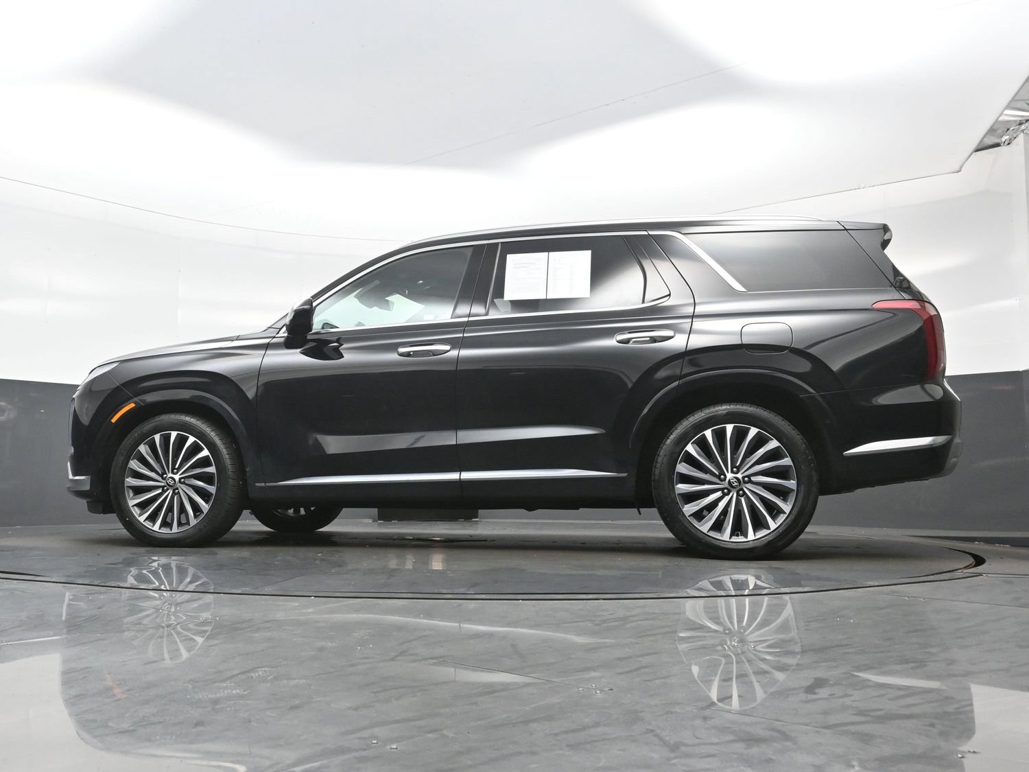 Certified 2023 Hyundai Palisade Calligraphy w/ Cargo Package AWD/4WD image 27