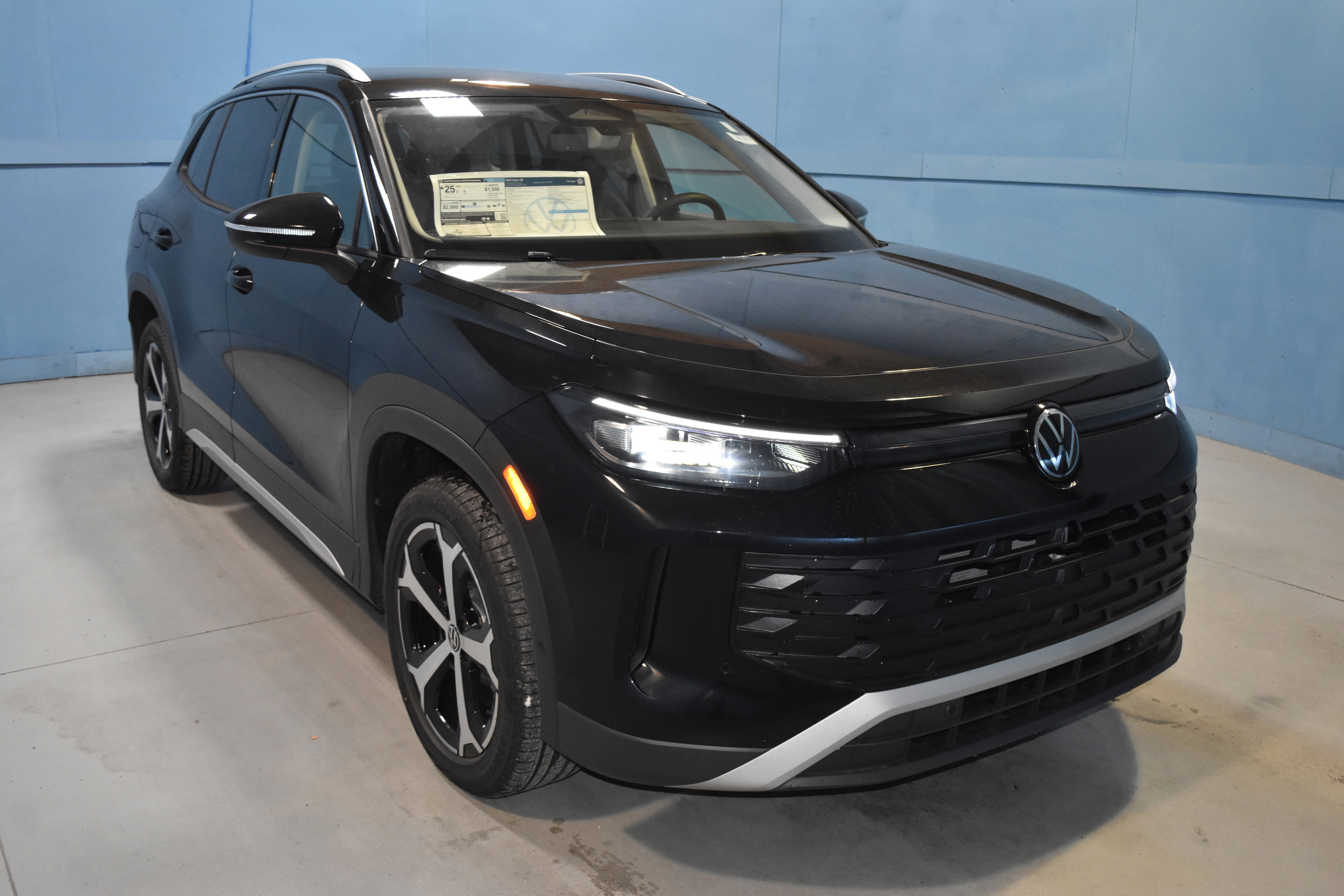 New 2026 Volkswagen Tiguan SE AWD/4WD image 1
