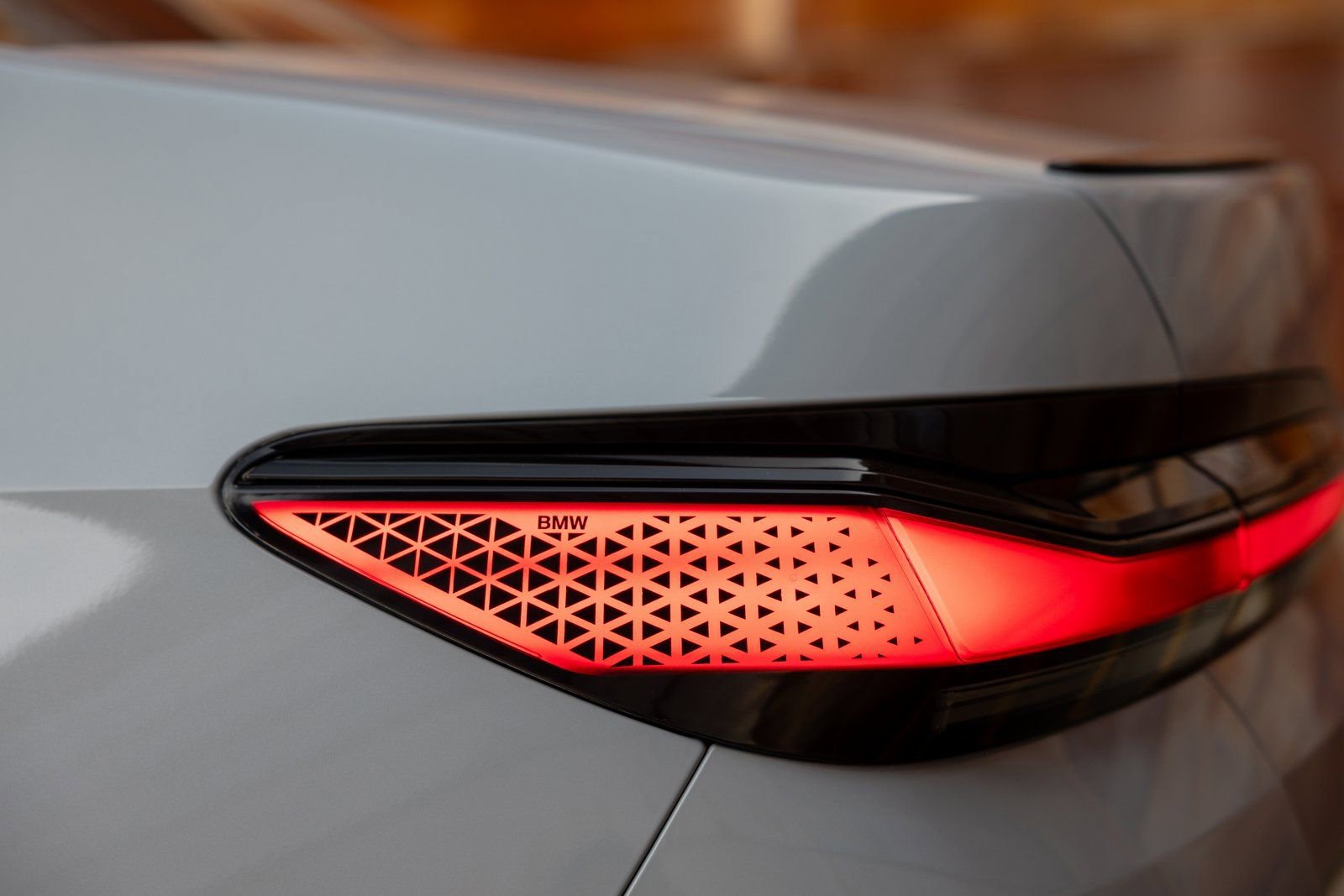 Used 2023 BMW 740i w/ Executive Package RWD image 3