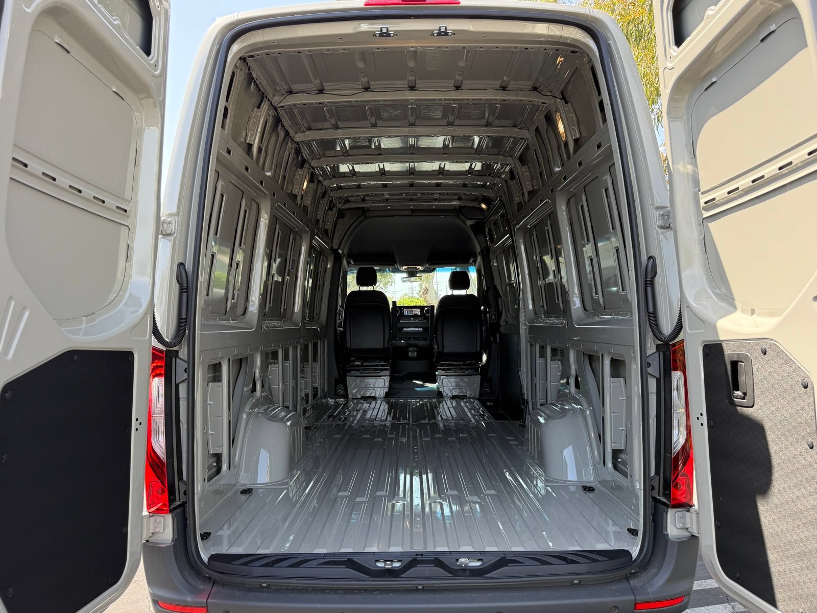 New 2026 Mercedes-Benz Sprinter 2500 image 17