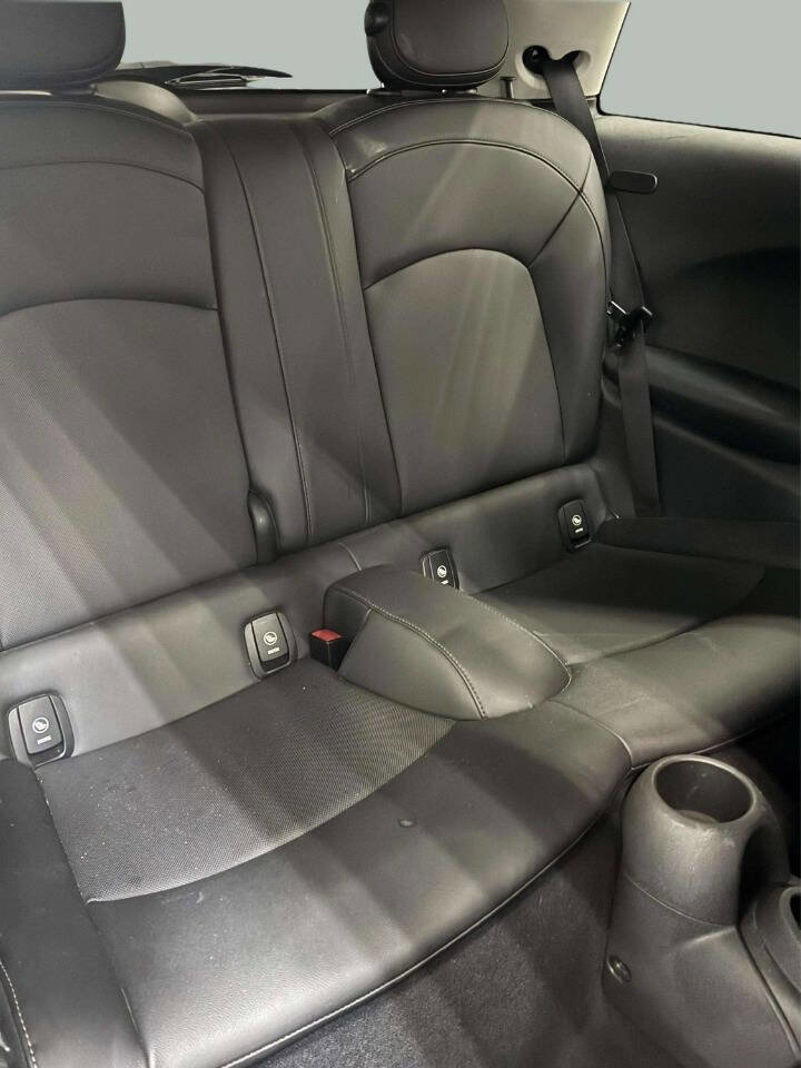 Used 2019 MINI Cooper 2-Door Hardtop FWD image 8