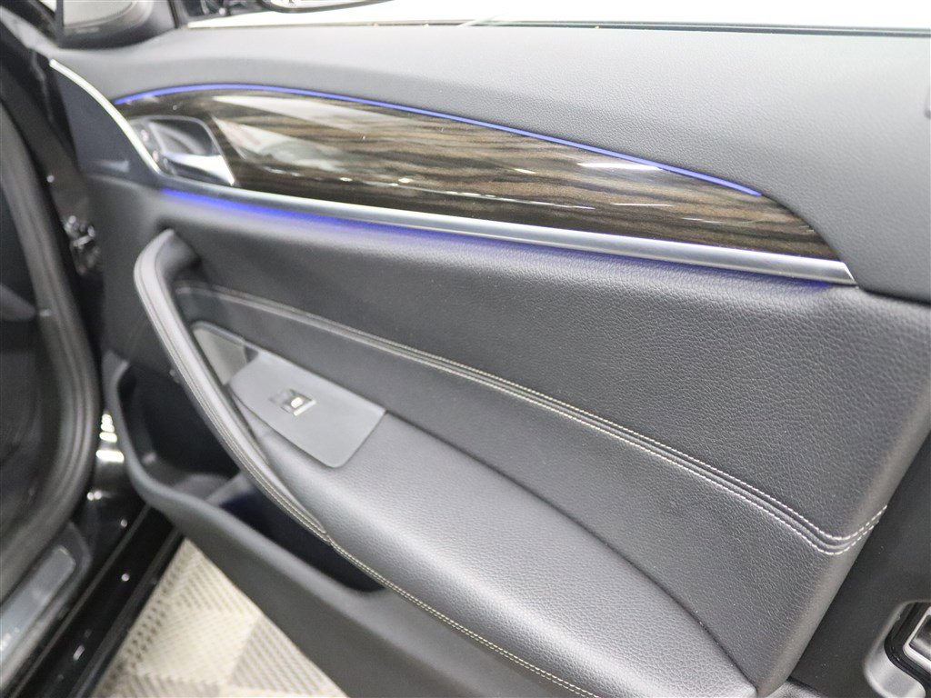 Used 2018 BMW 540i xDrive image 33