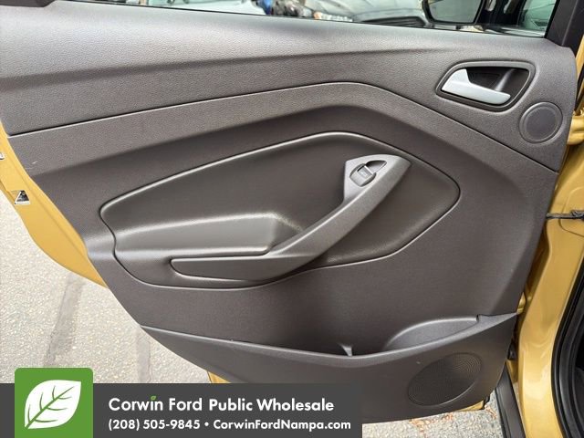Used 2015 Ford Escape Titanium w/ Canadian Touring Package image 29