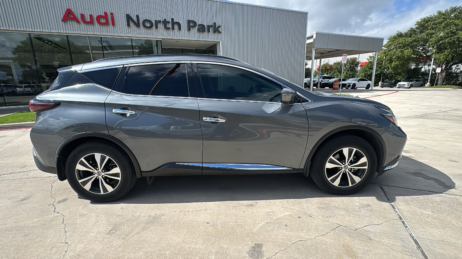 Used 2019 Nissan Murano SV w/ Premium Package FWD image 8