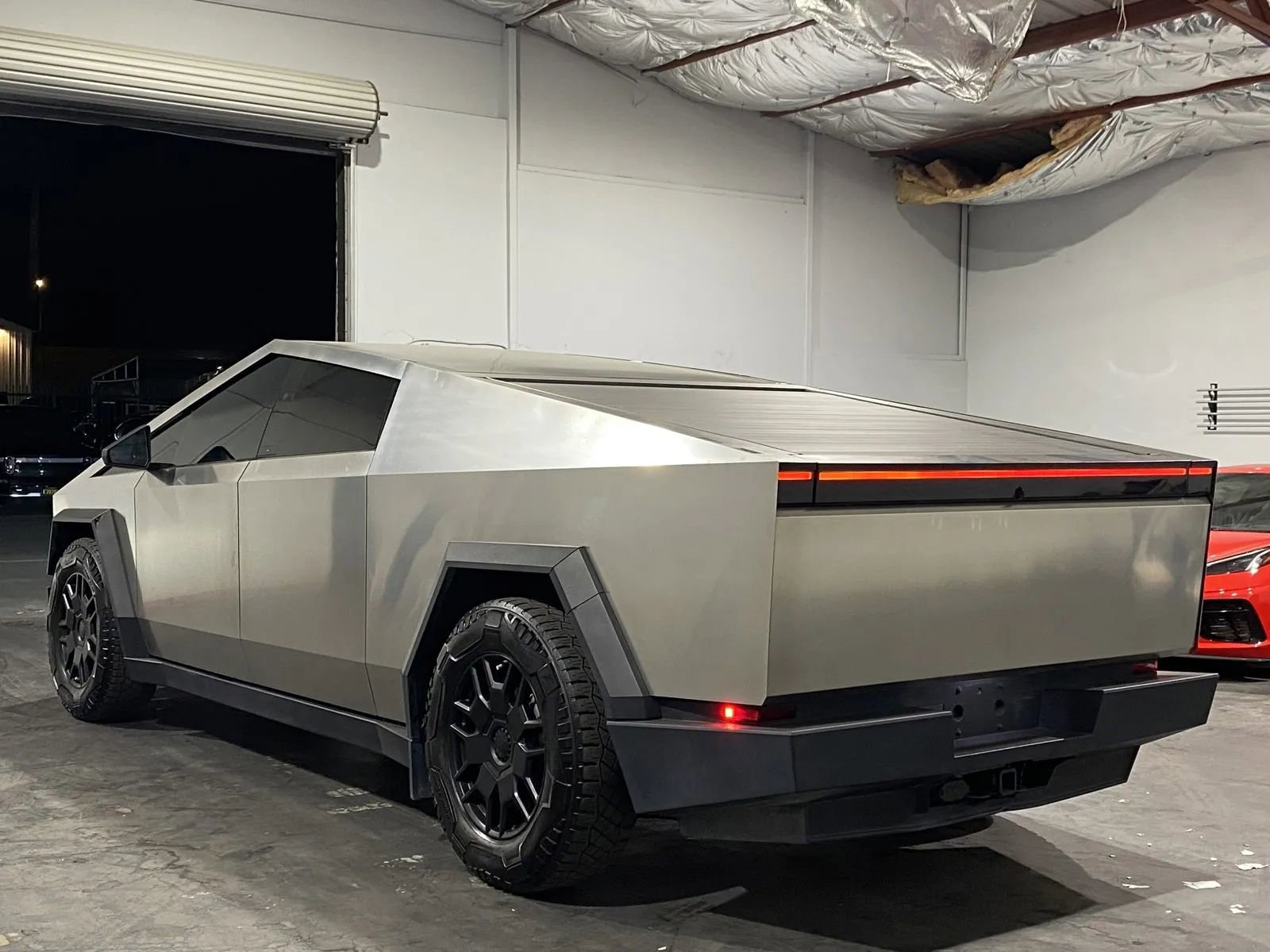 Used 2024 Tesla Cybertruck AWD Crew Cab image 2