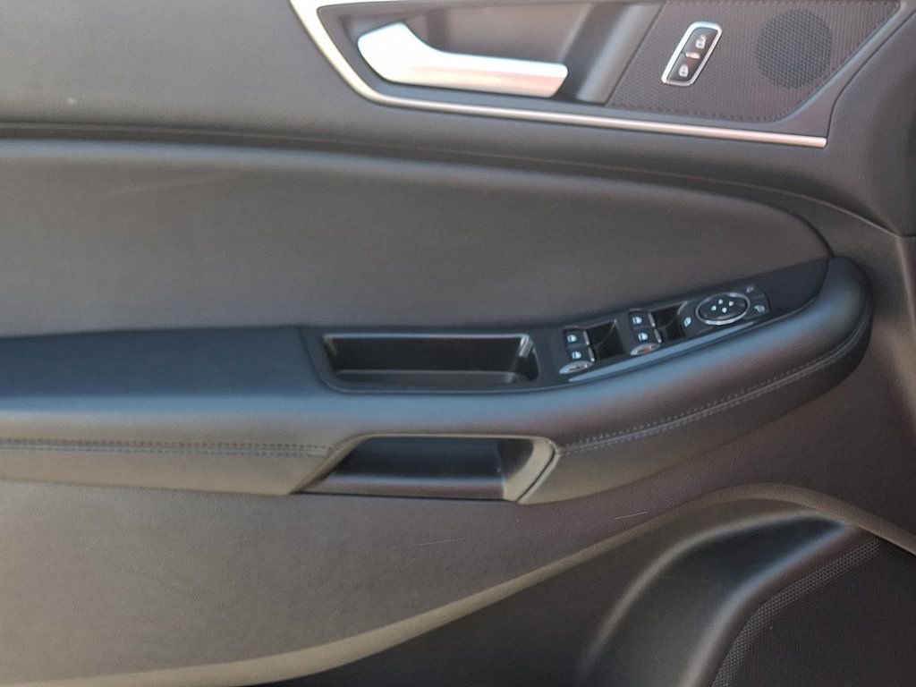 Used 2017 Ford Edge SEL w/ Equipment Group 201A image 10