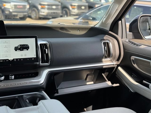 Certified 2025 Ford Expedition Platinum AWD/4WD image 37