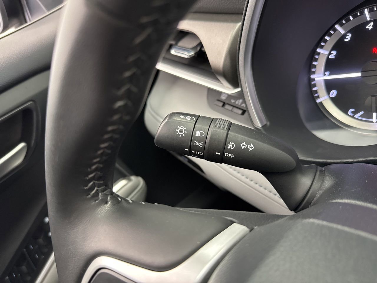 Used 2023 Toyota Highlander XLE image 23