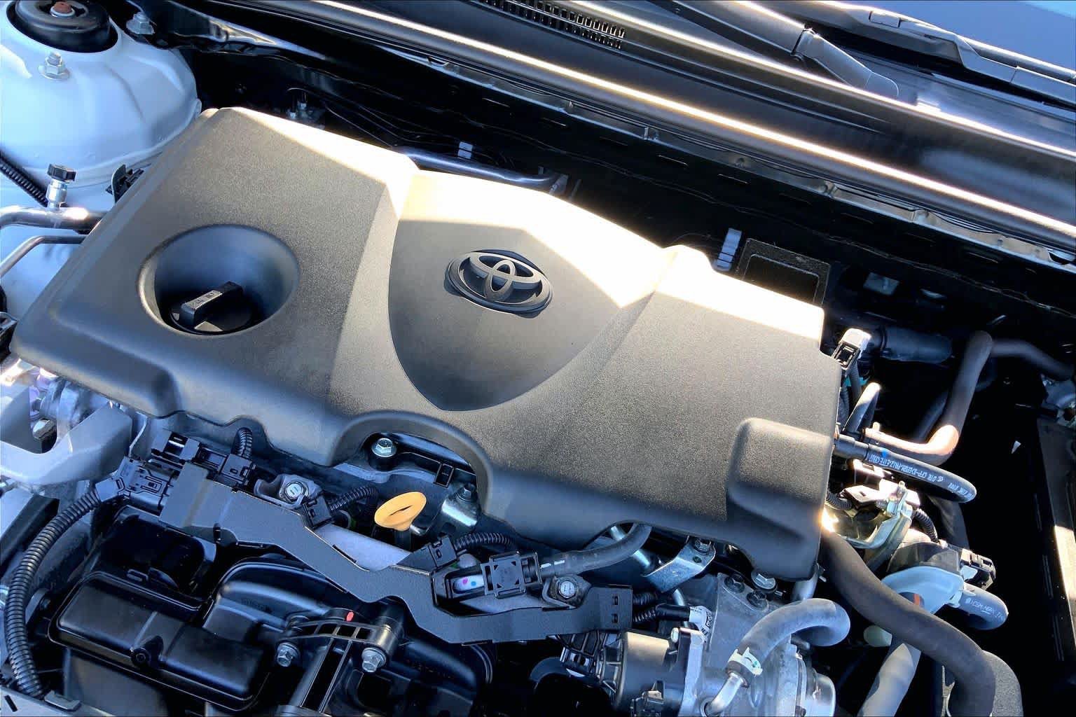 Used 2024 Toyota Camry LE AWD/4WD image 33