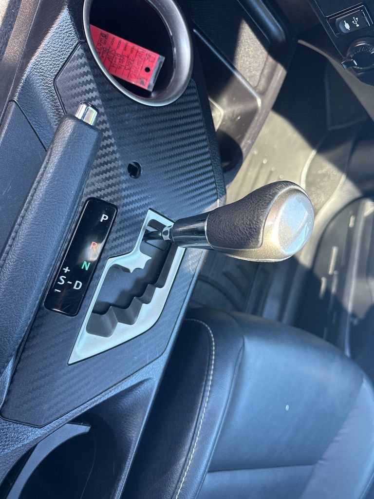 Used 2013 Toyota RAV4 Limited image 33