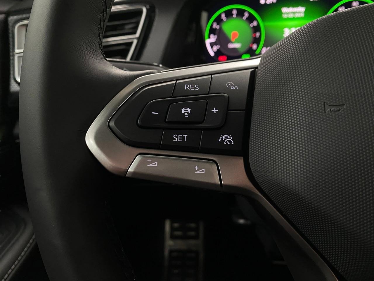 New 2026 Volkswagen Atlas Cross Sport SEL Premium R-Line image 17