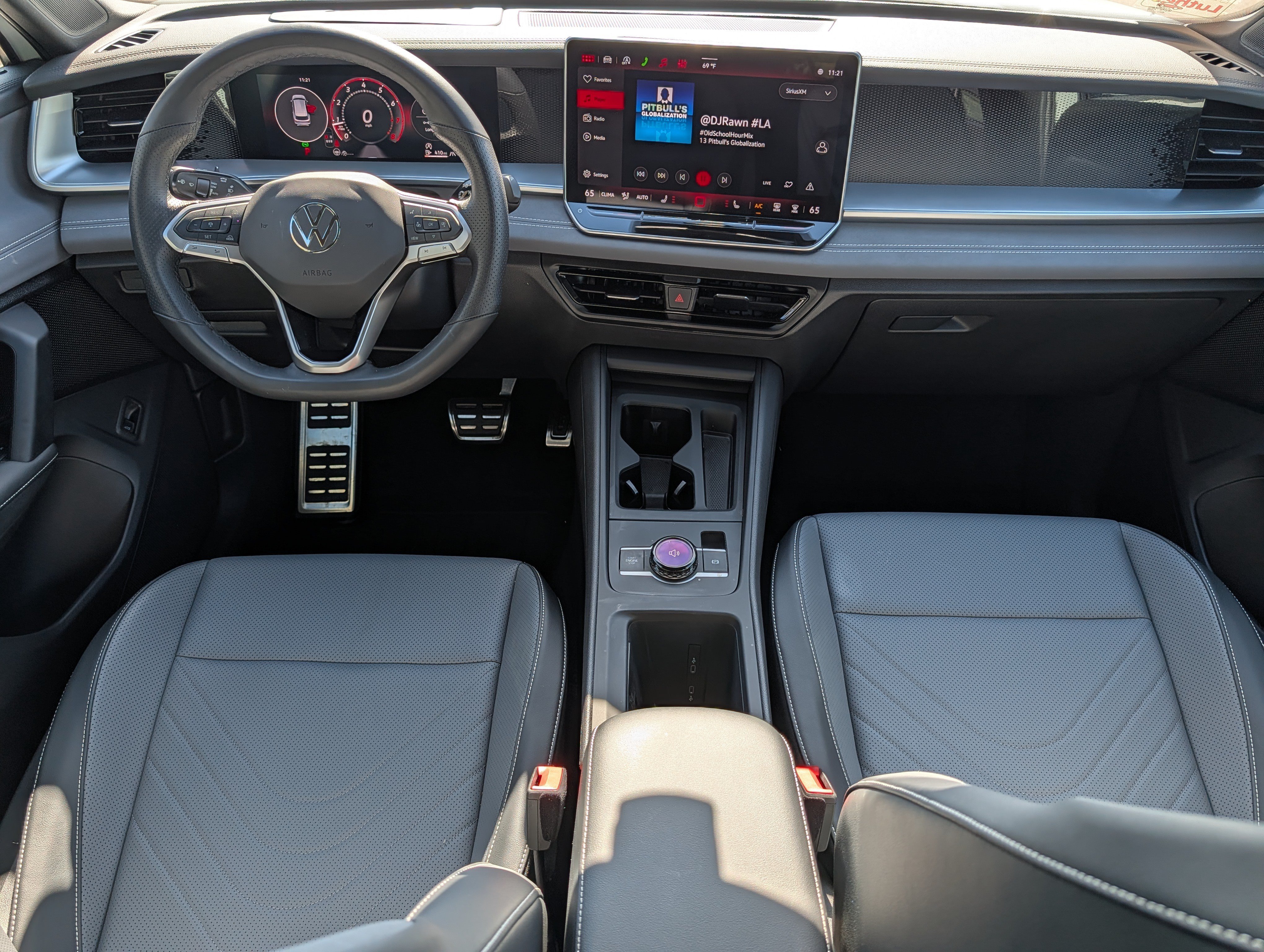 Certified 2026 Volkswagen Tiguan SE R-Line AWD/4WD image 10