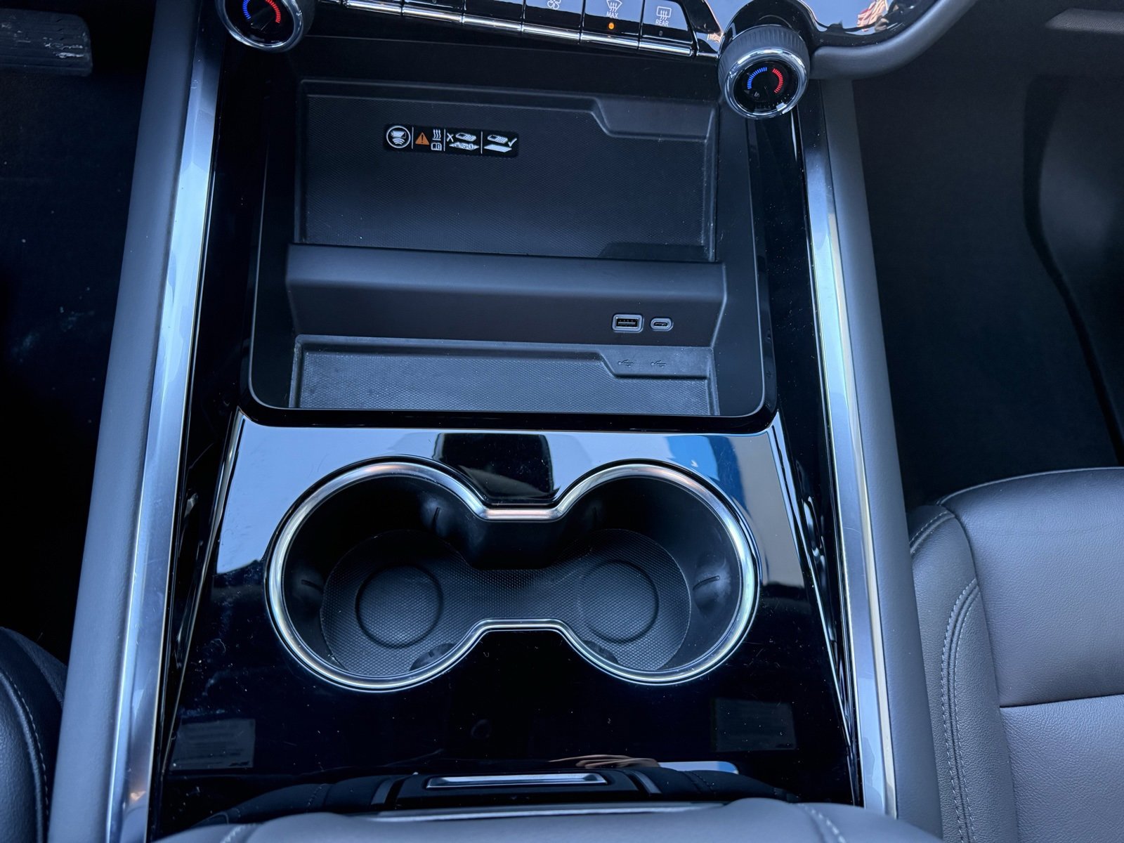 Used 2025 Chevrolet Suburban Z71 w/ Z71 Off-Road Package image 34