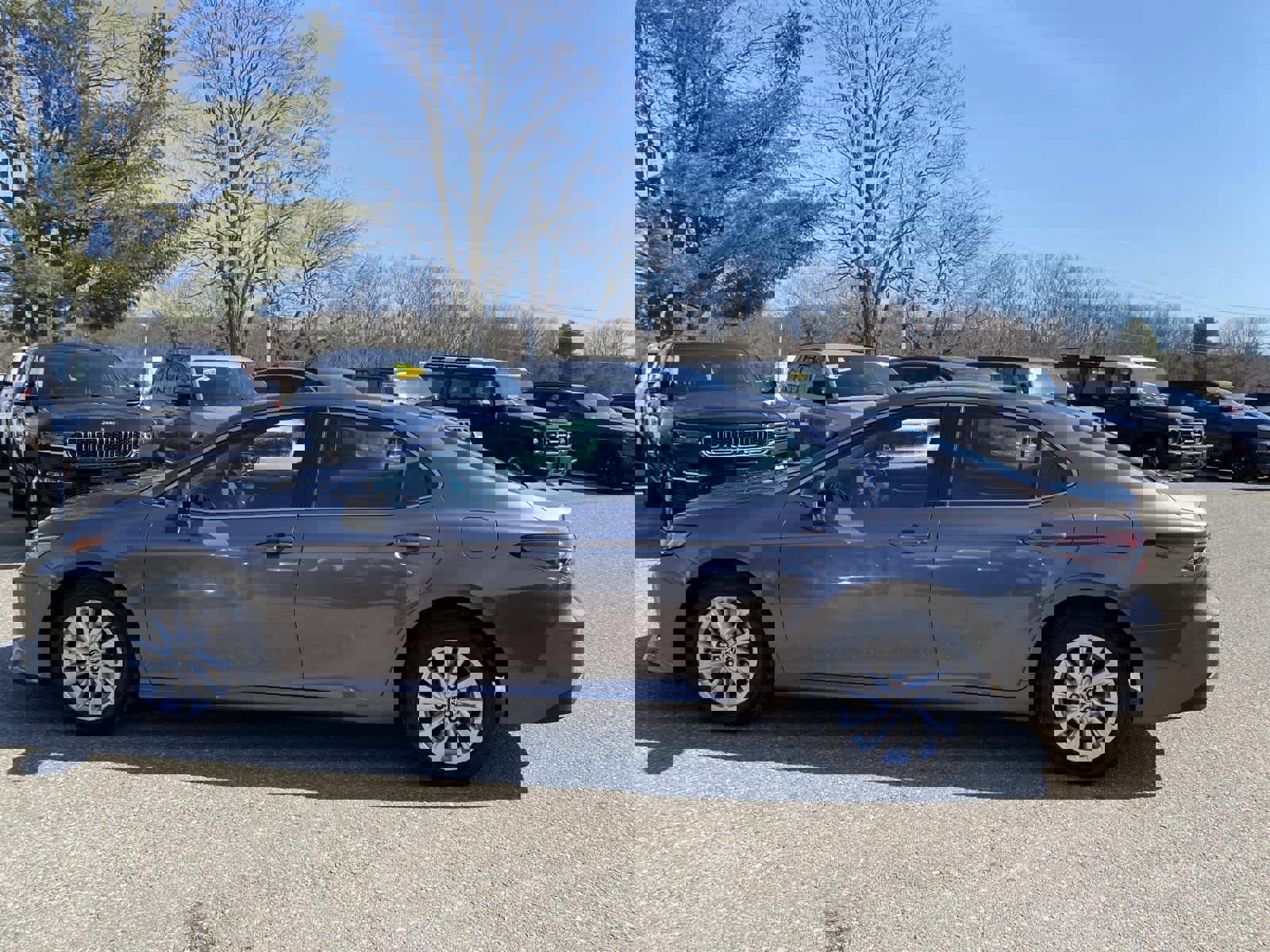 Used 2023 Toyota Camry LE image 7