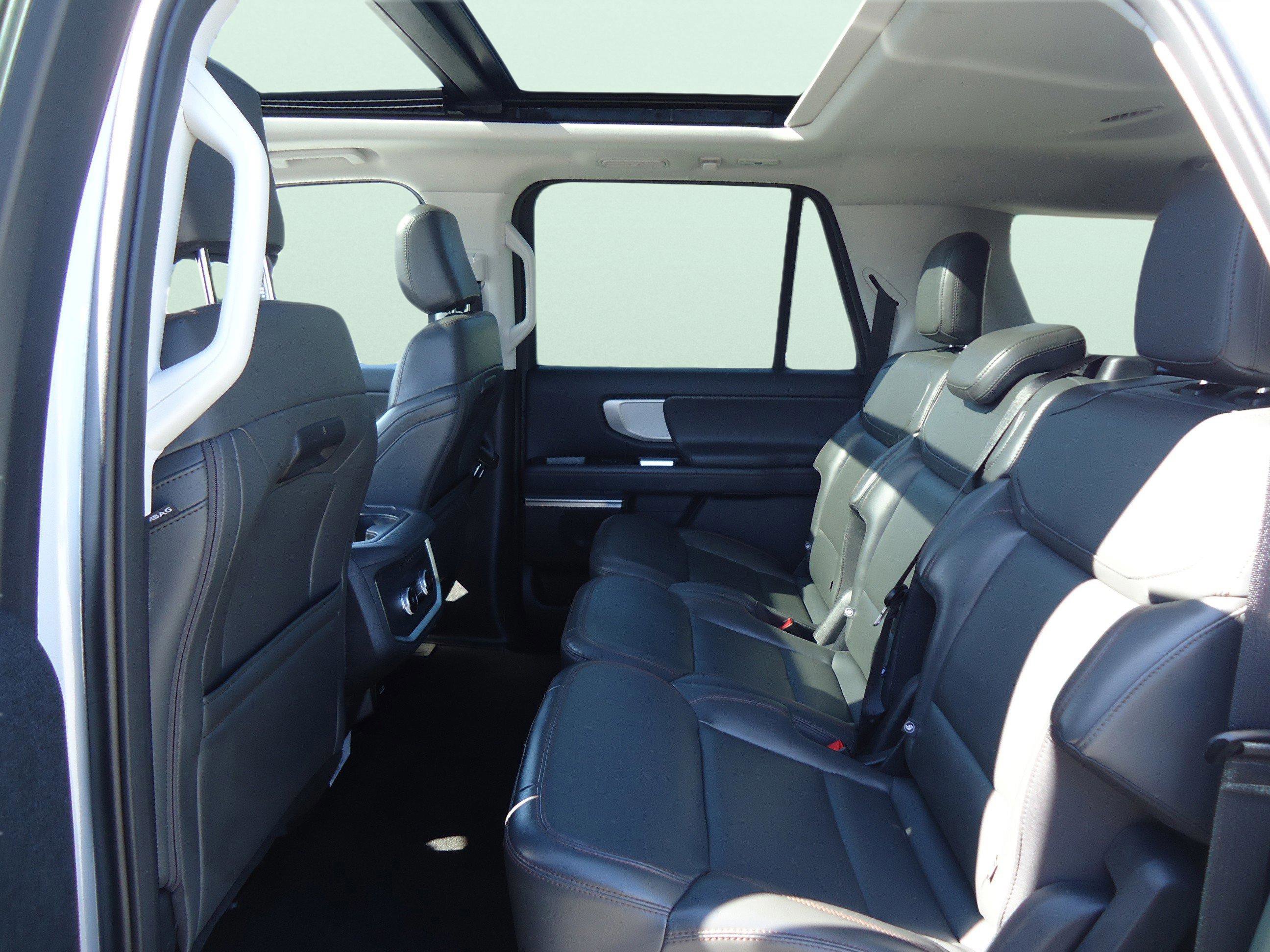 Used 2025 Ford Expedition Max Active AWD/4WD image 30