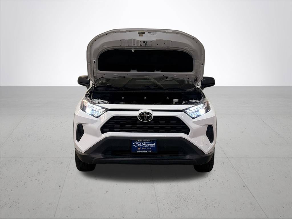 Used 2025 Toyota RAV4 LE AWD/4WD image 5