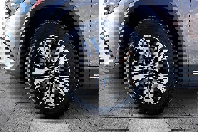 Certified 2025 Mercedes-Benz GLA 250 4MATIC image 37