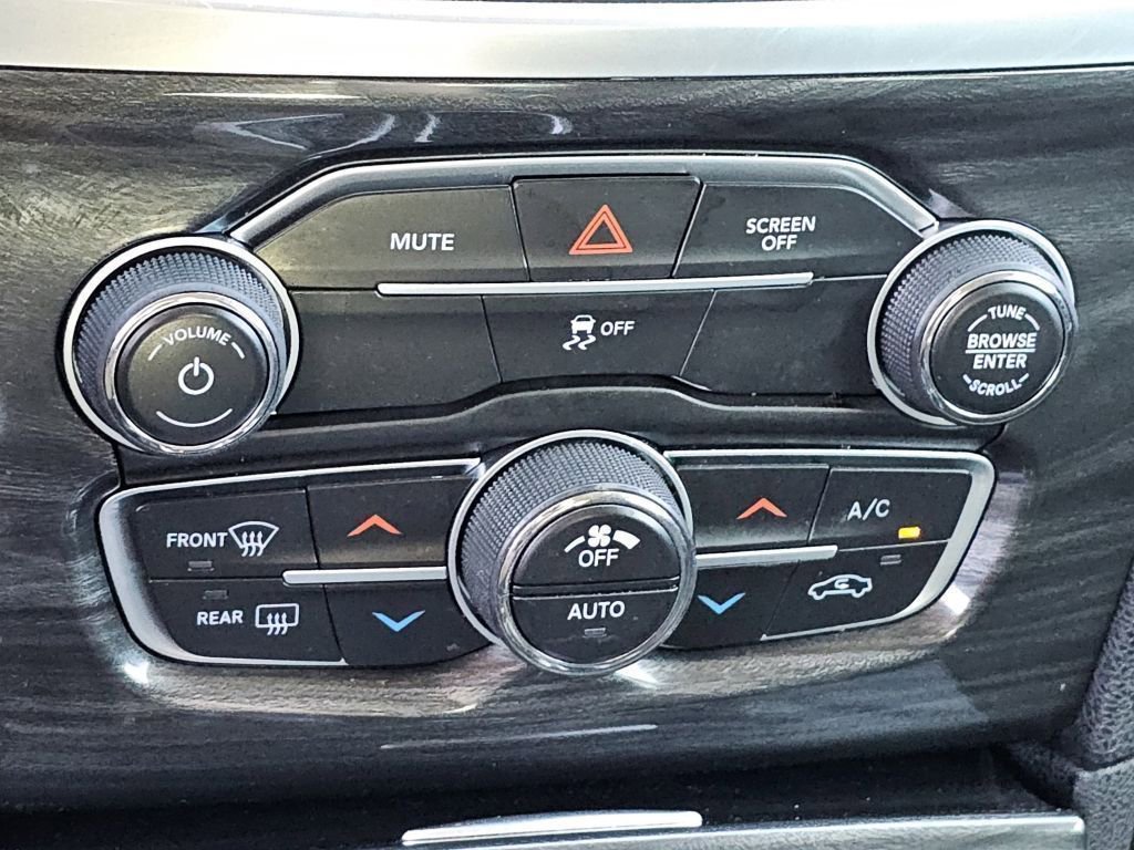 Used 2020 Chrysler 300 Touring w/ Sport Appearance Package image 12