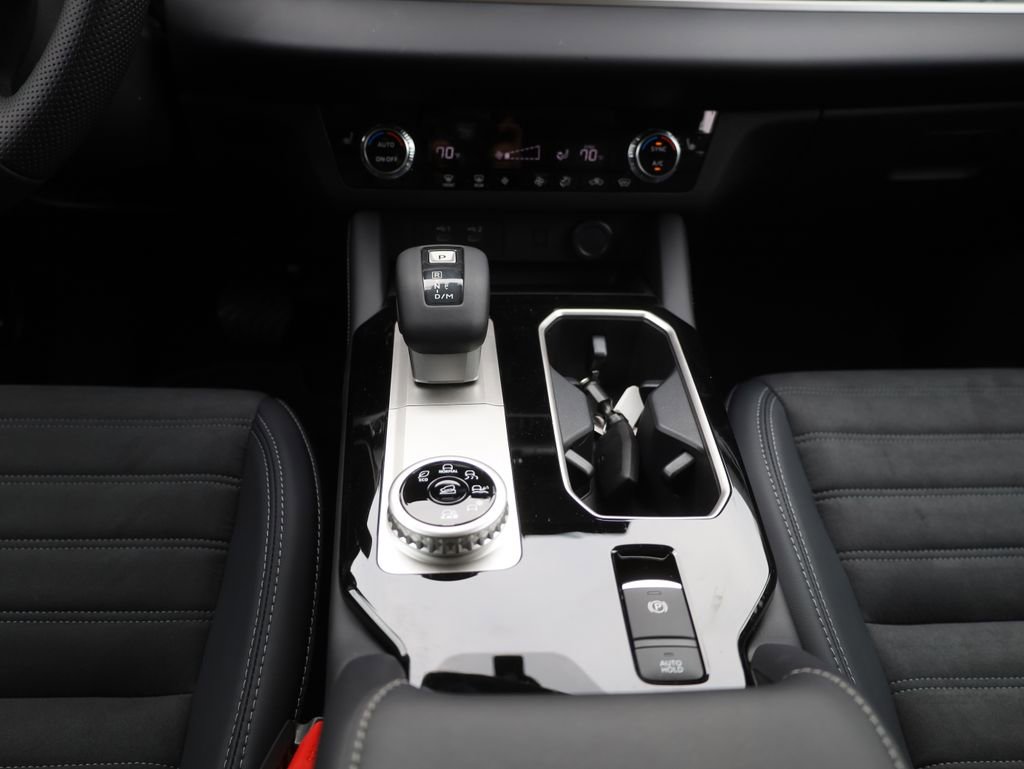 New 2025 Mitsubishi Outlander SE image 36