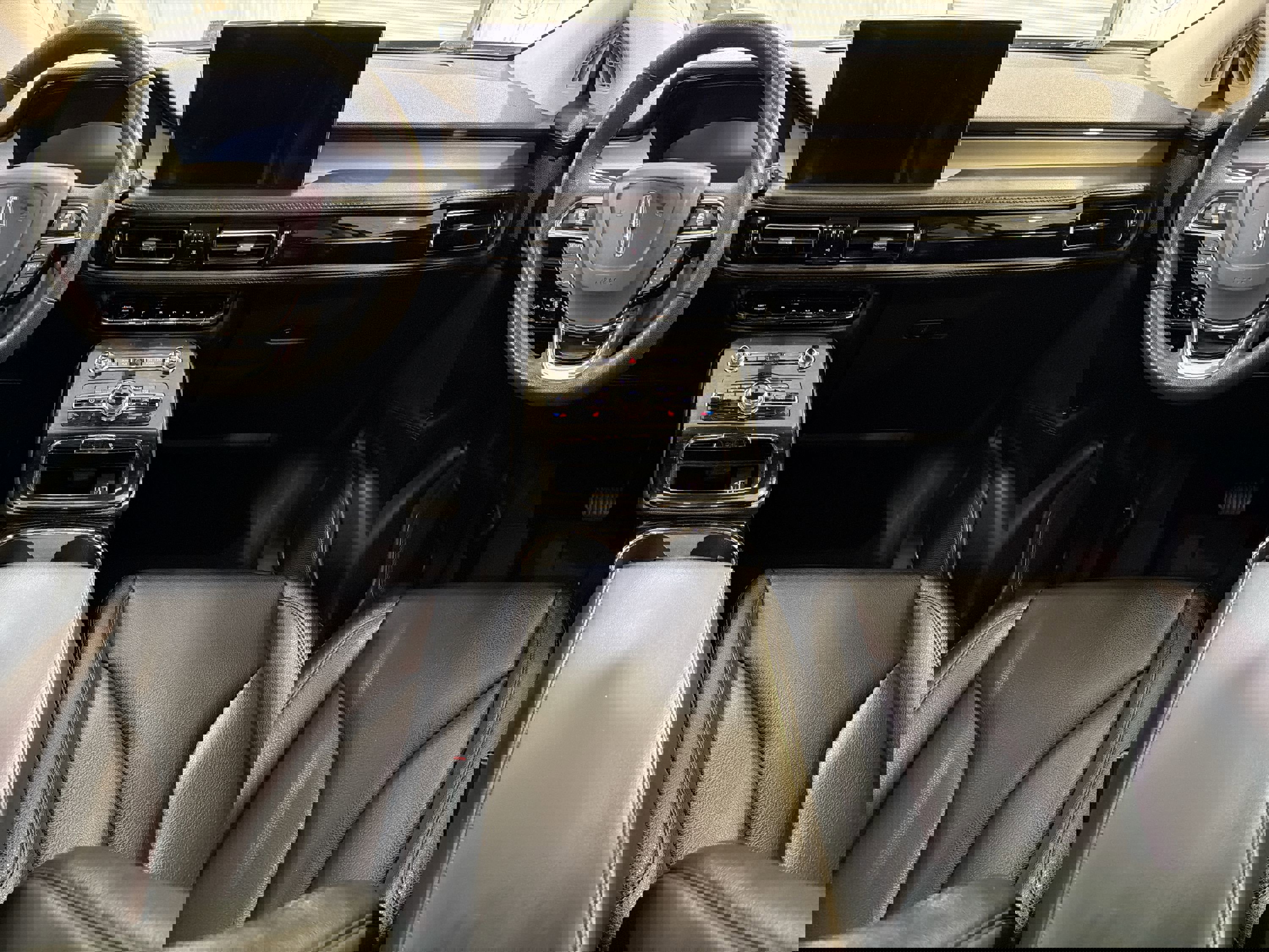 Used 2022 Lincoln Nautilus FWD w/ Premium Package image 23