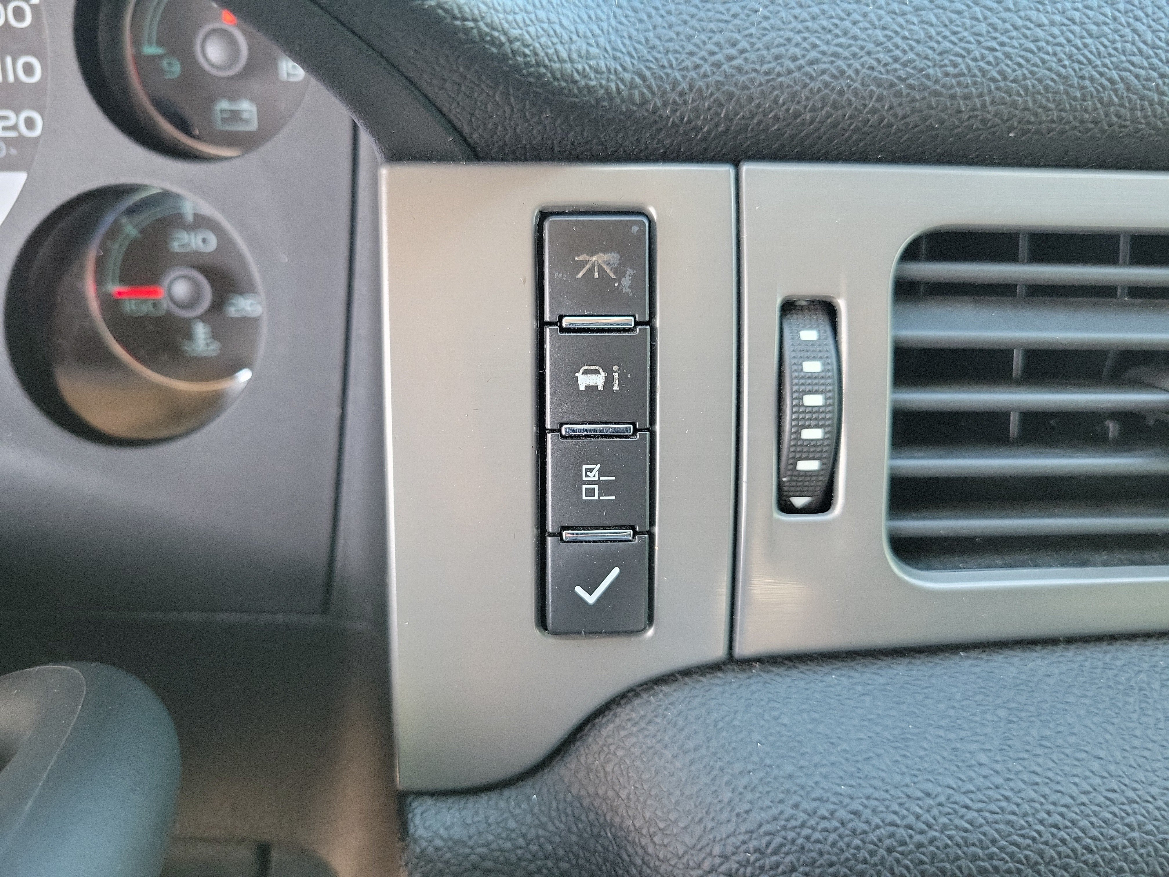 Used 2014 Chevrolet Silverado 2500 LTZ w/ LTZ Plus Package AWD/4WD image 19