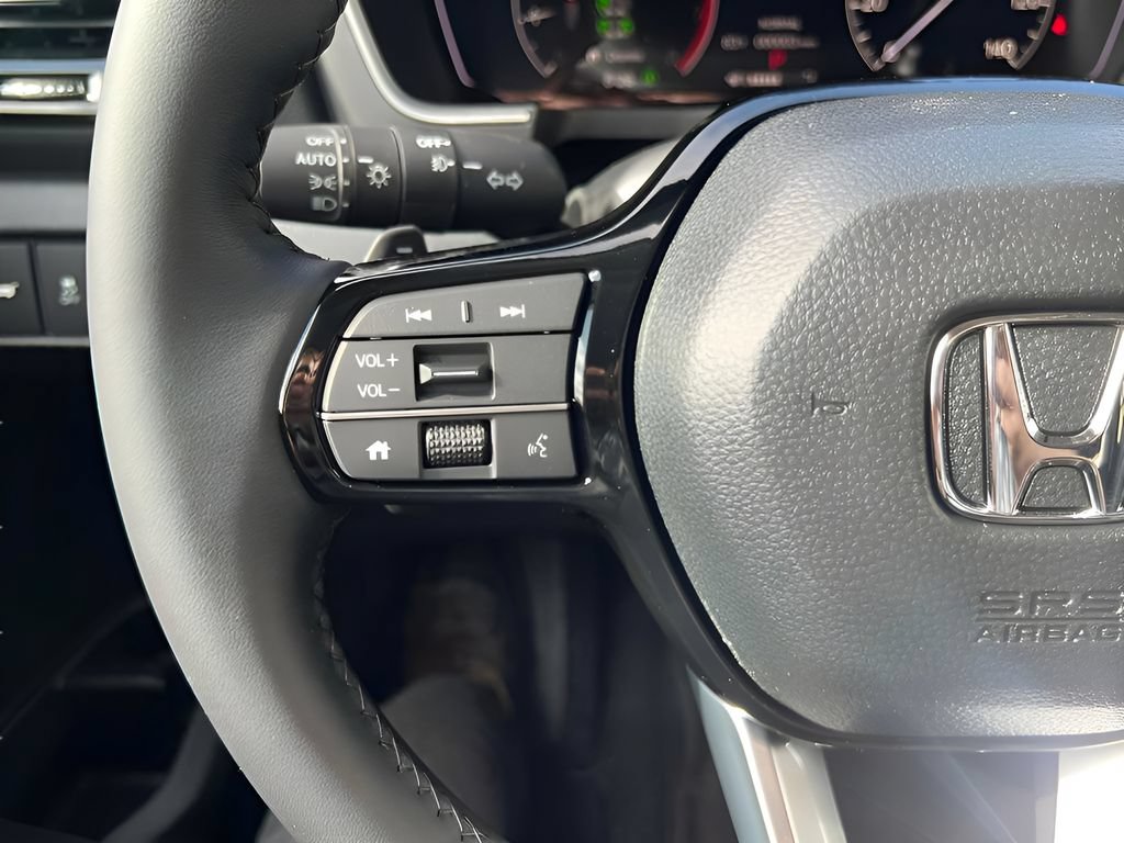 Used 2025 Honda Pilot EX-L image 17