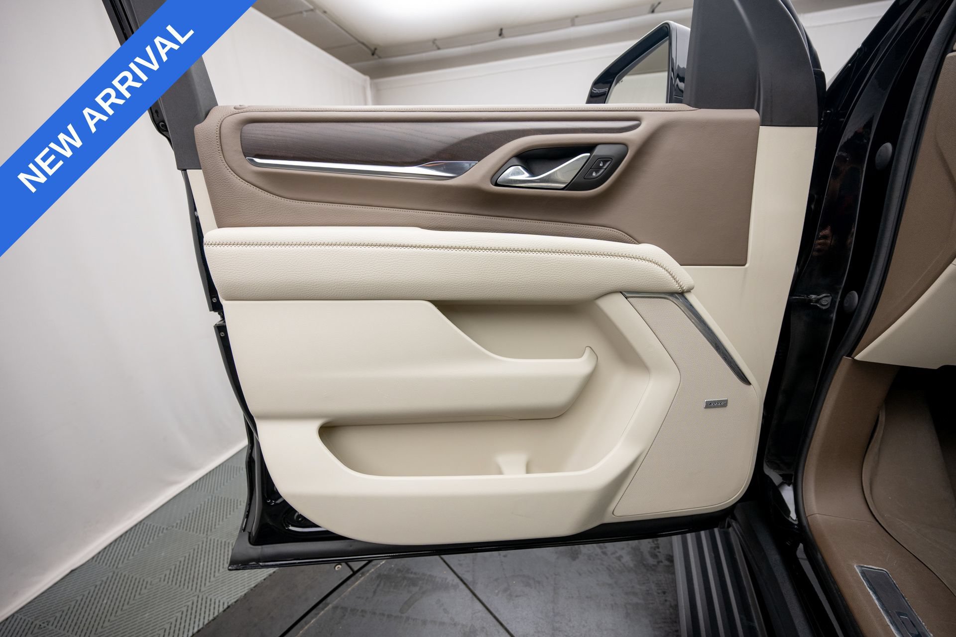 Used 2023 GMC Yukon Denali w/ Advanced Technology Package AWD/4WD image 35