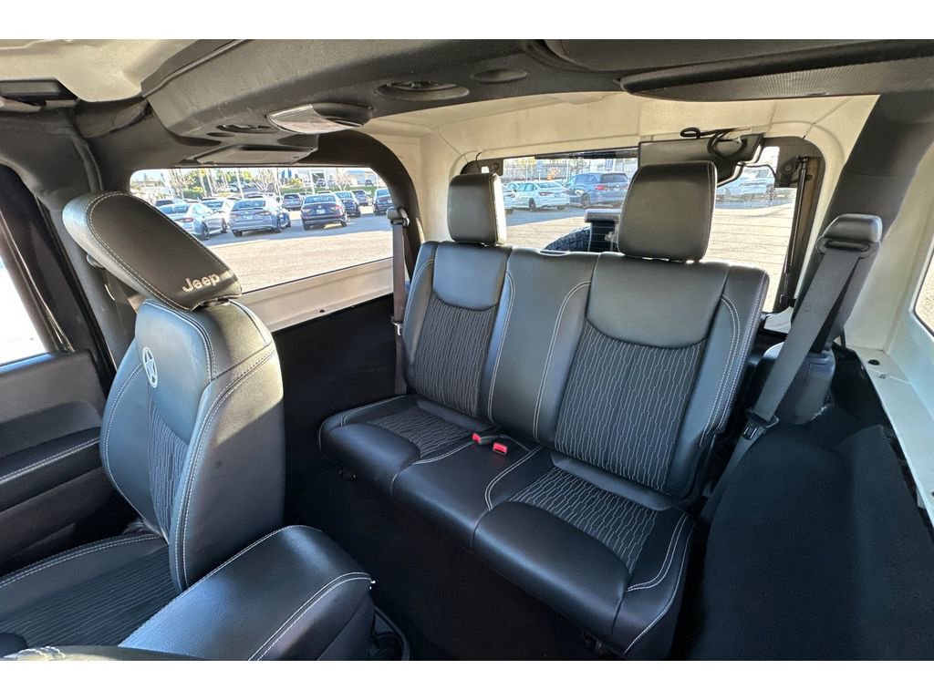 Used 2015 Jeep Wrangler Sport image 14
