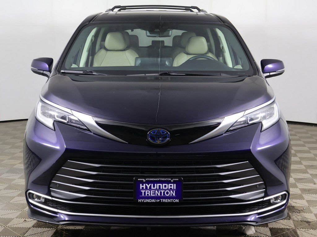 Used 2022 Toyota Sienna Limited AWD/4WD image 13