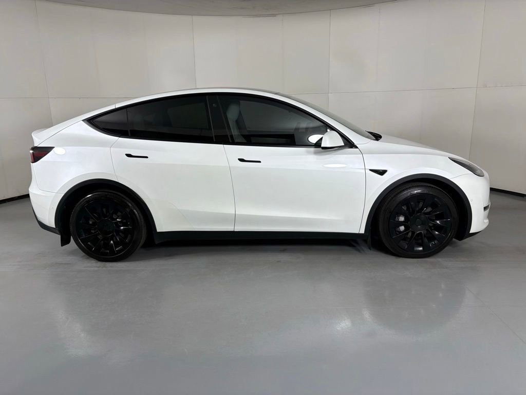 Used 2022 Tesla Model Y Long Range AWD/4WD image 8