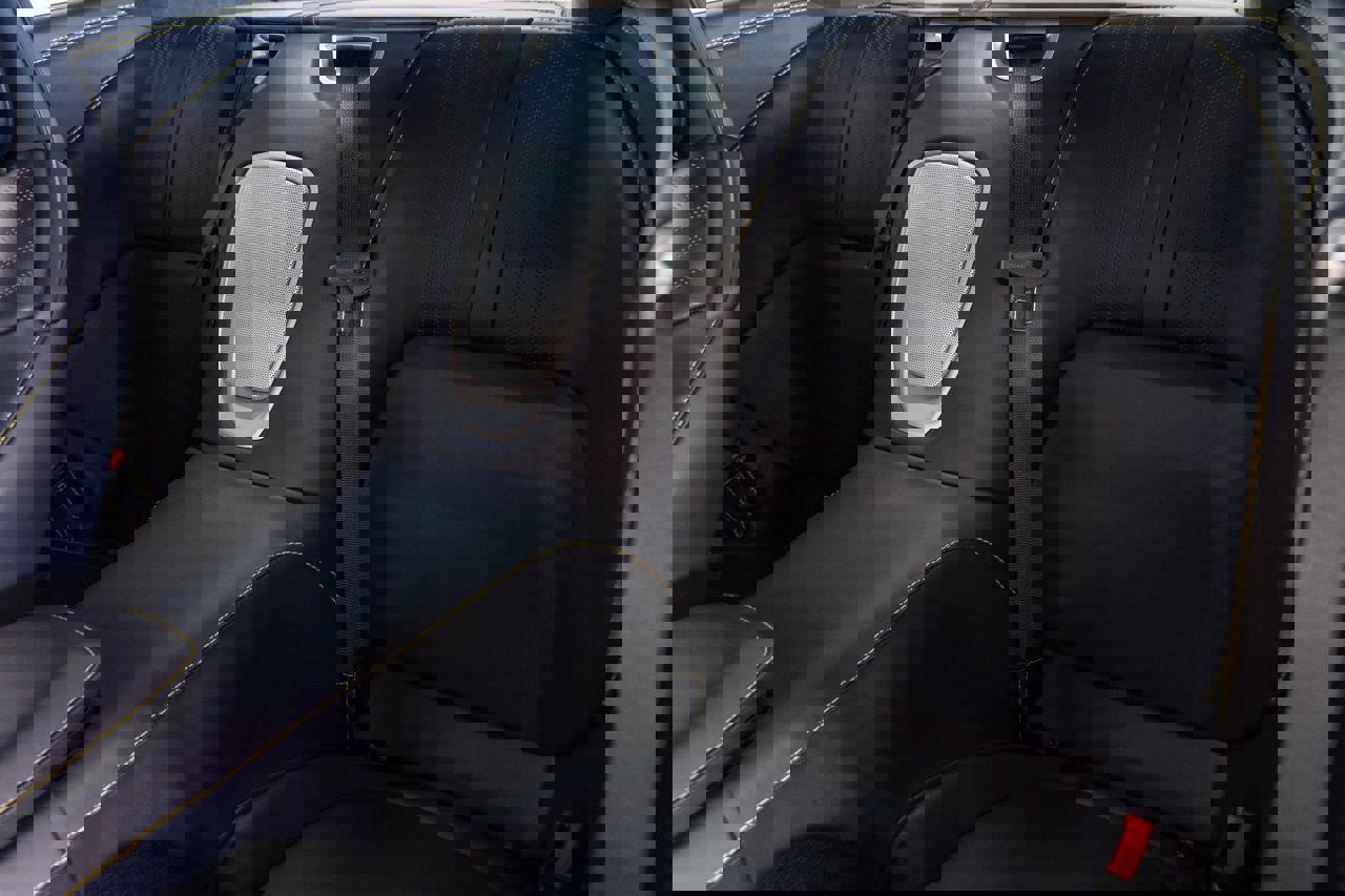 Used 2018 Aston Martin DB11 V12 image 5