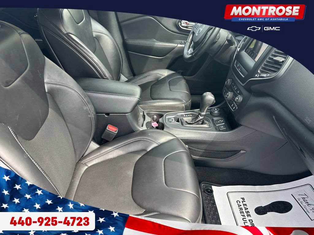 Used 2019 Jeep Cherokee Latitude Plus w/ Comfort/Convenience Group AWD/4WD image 31