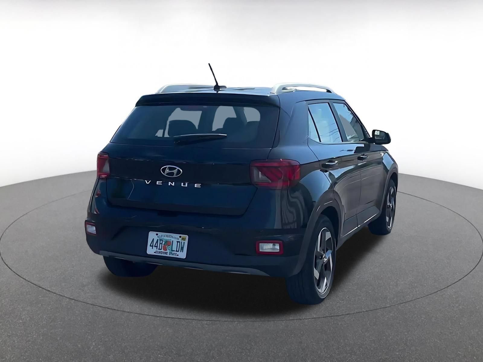 Used 2026 Hyundai Venue SEL FWD image 12