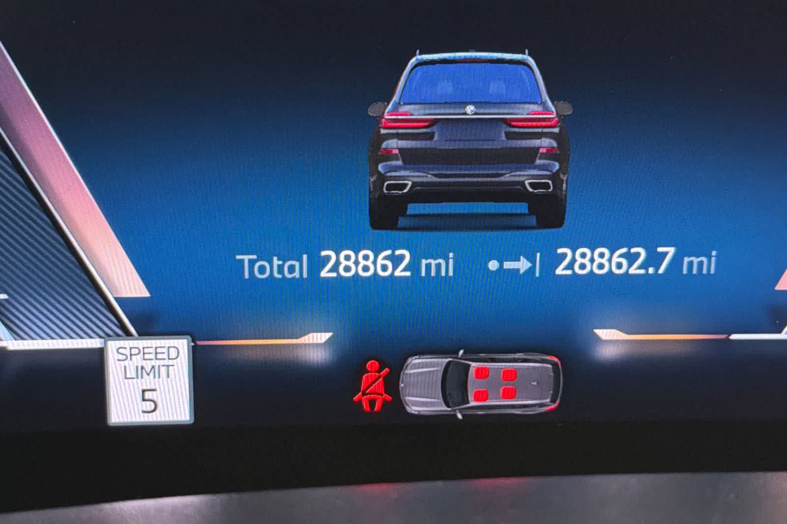 Used 2024 BMW X7 xDrive40i w/ M Sport Package AWD/4WD image 26