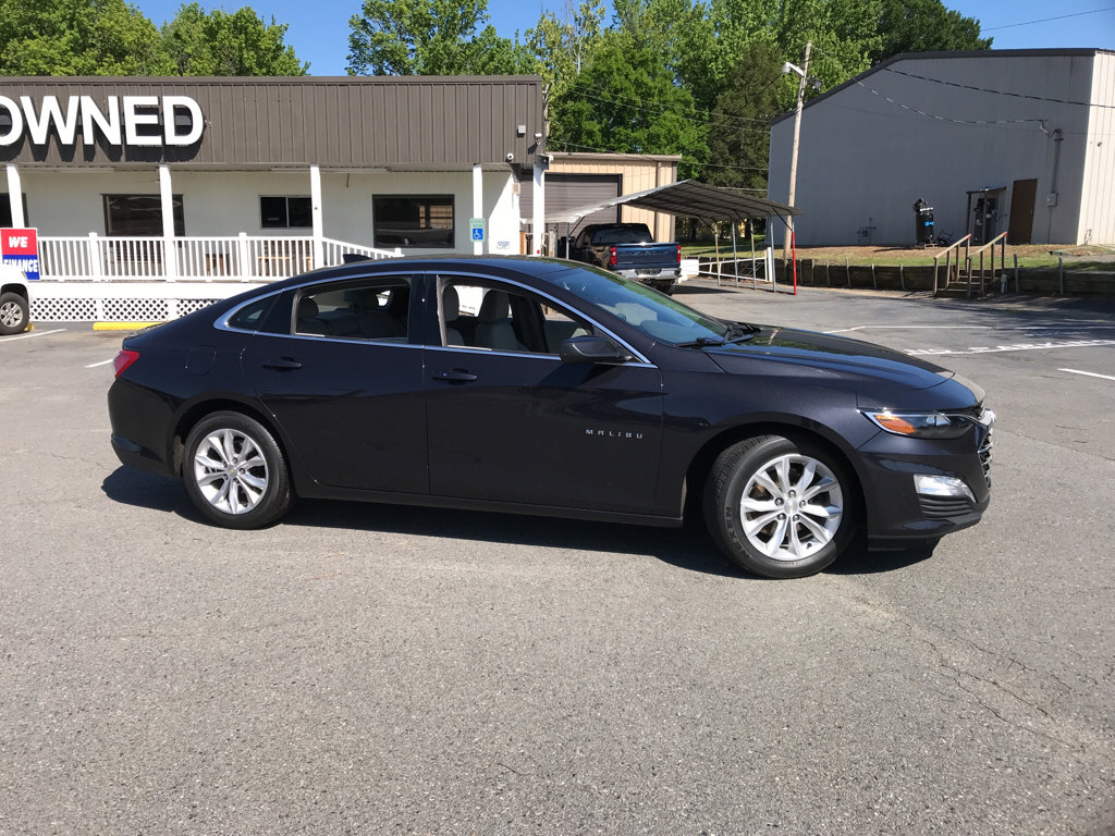 Used 2022 Chevrolet Malibu LT FWD image 4