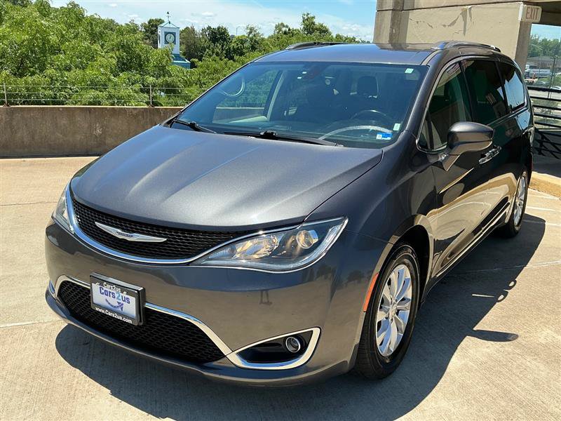 Used 2018 Chrysler Pacifica Touring-L FWD image 9
