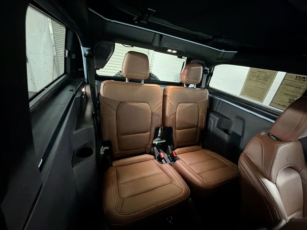 Used 2024 Ford Bronco Heritage Edition AWD/4WD image 25