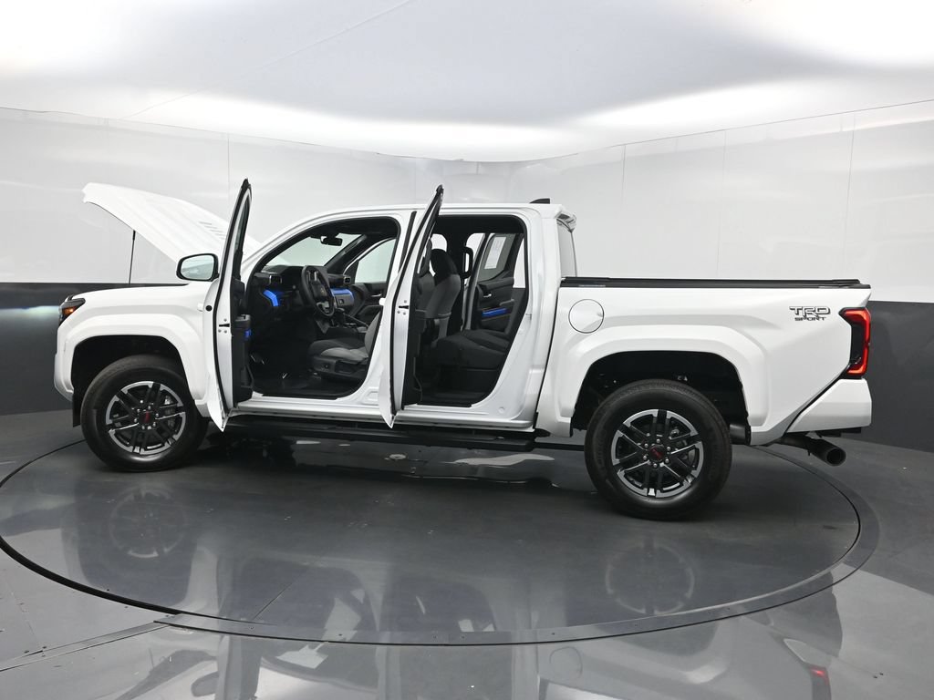 Used 2025 Toyota Tacoma TRD Sport AWD/4WD image 36