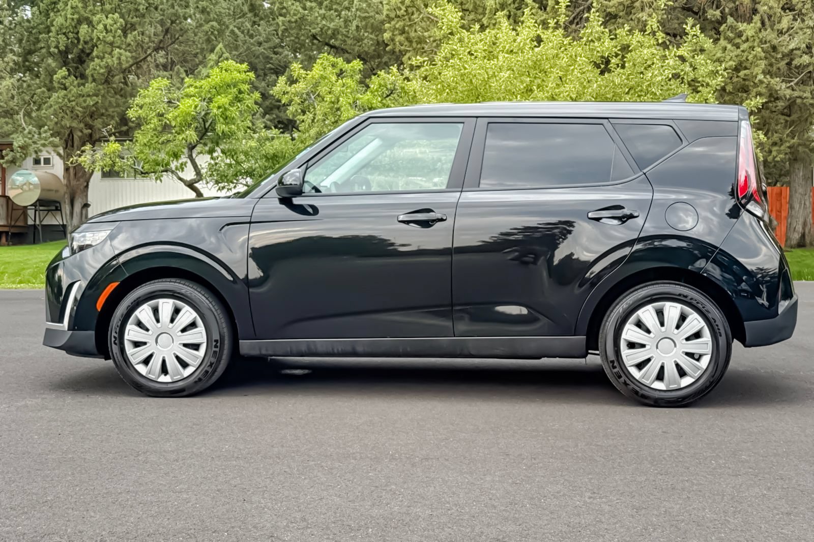 Used 2023 Kia Soul LX FWD image 8