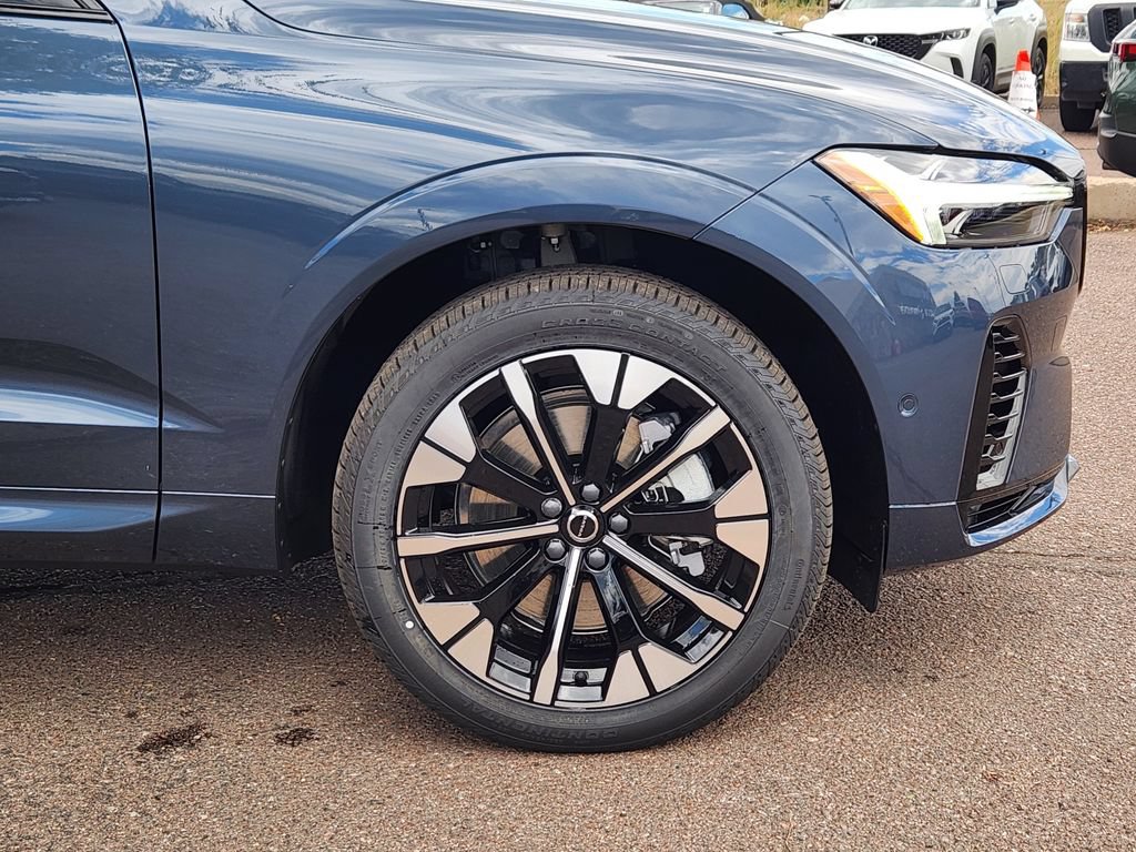 New 2026 Volvo XC60 T8 Plus w/ Protection Package Premier AWD/4WD image 29