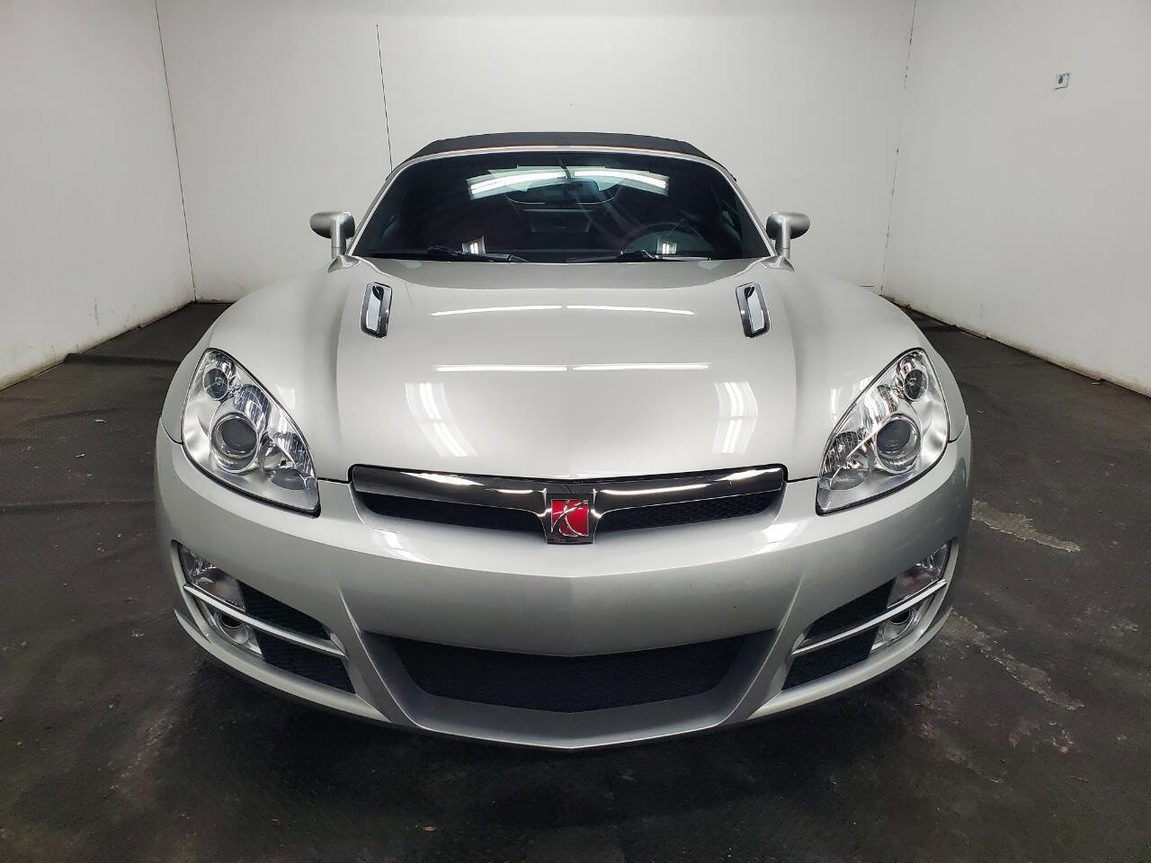 Used 2008 Saturn Sky Base 2dr Convertible w/ Premium Trim Package image 2