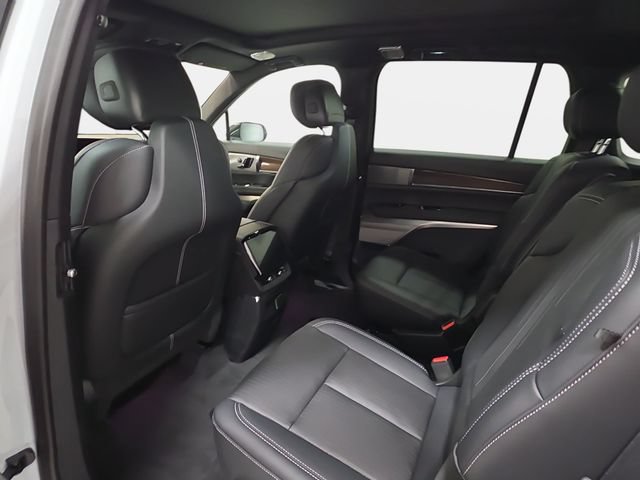 New 2027 Cadillac Vistiq Premium Luxury w/ LPO, Floor Liner Package AWD/4WD image 10