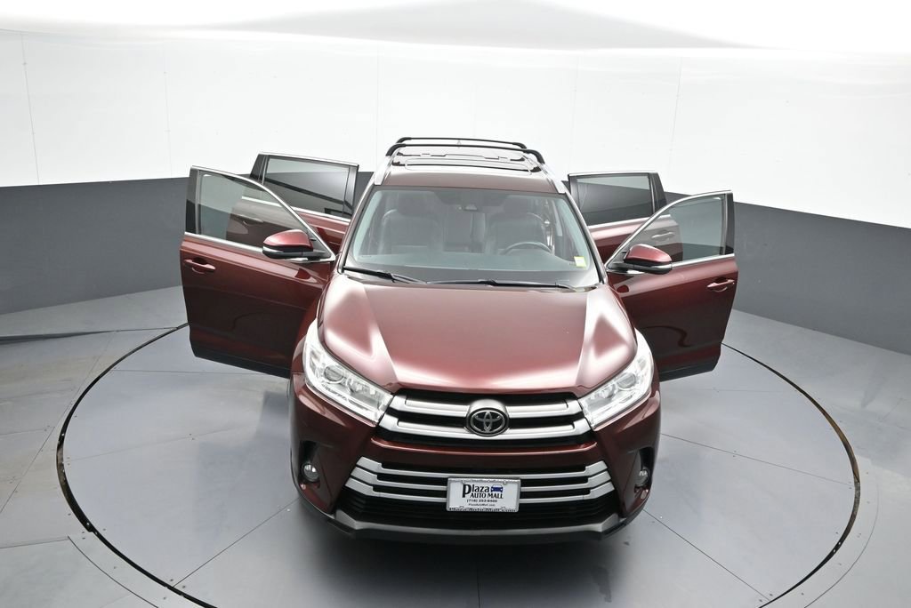 Certified 2019 Toyota Highlander XLE AWD/4WD image 48