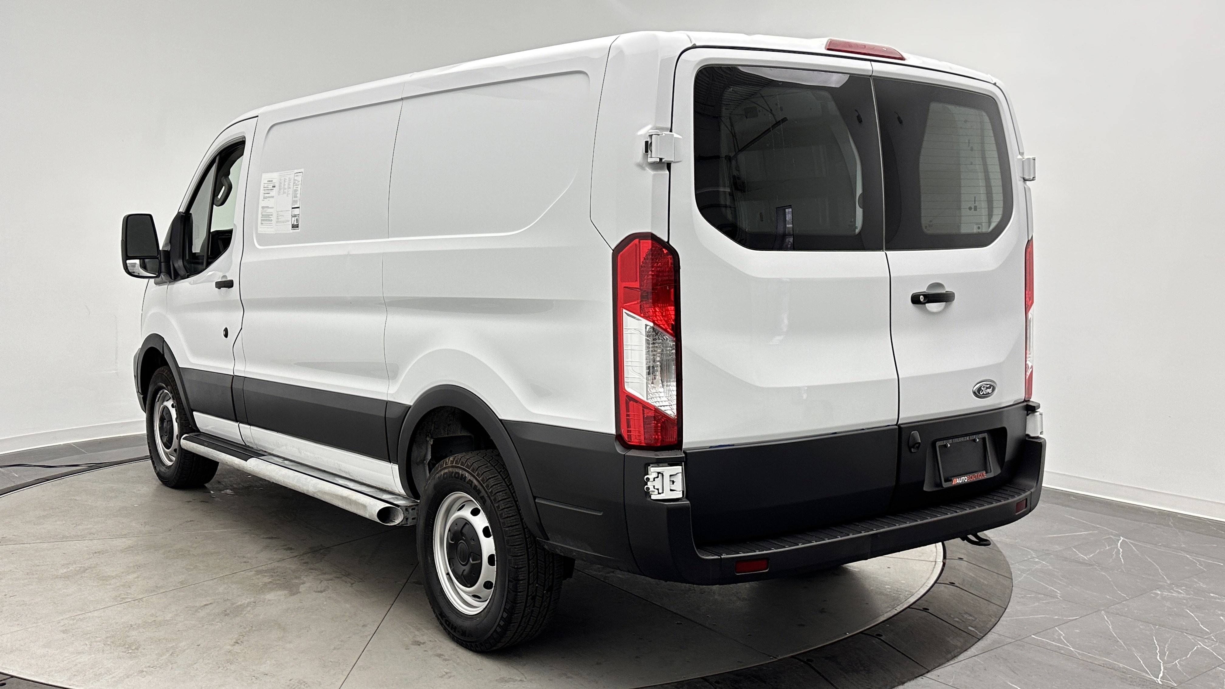 Used 2025 Ford Transit 250 Low Roof w/ Exterior Upgrade Package RWD image 4