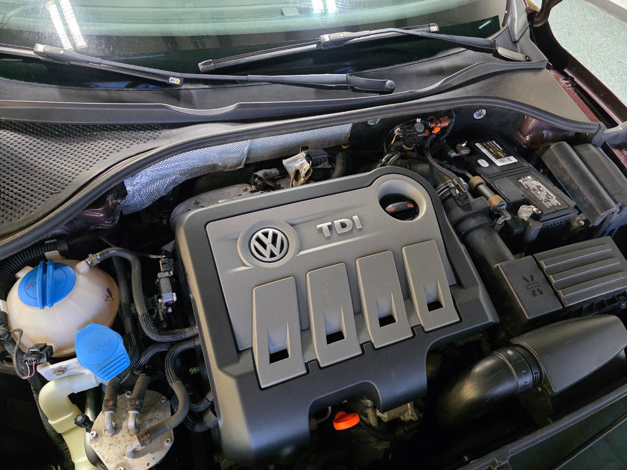 Used 2013 Volkswagen Passat TDI SE FWD image 36